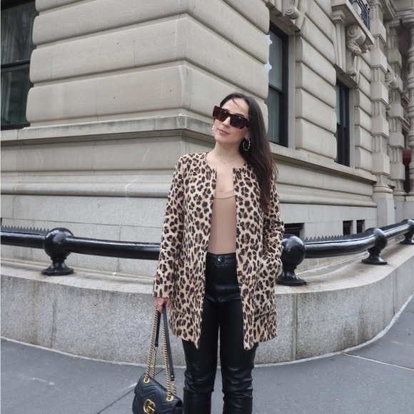 Meet your Posher, Jullia - Picture 2 of 3